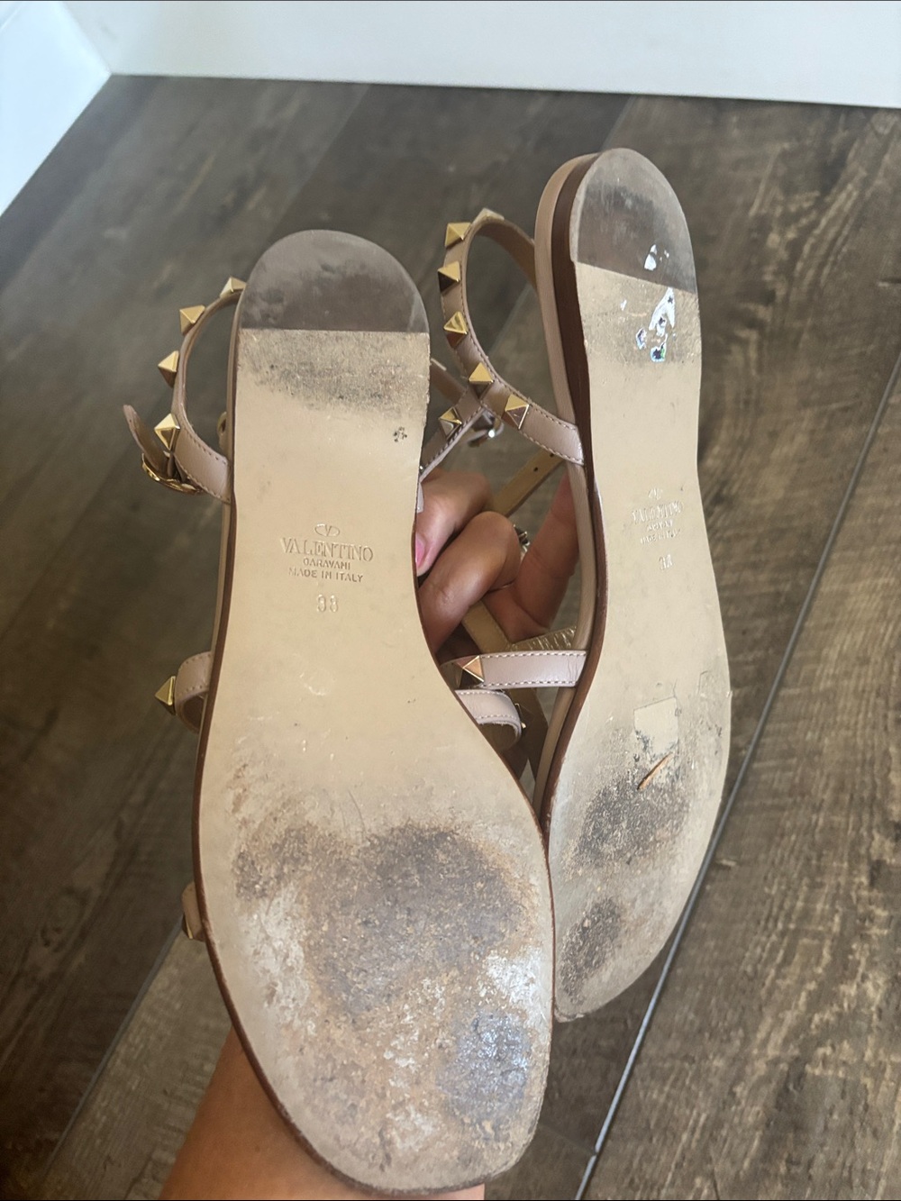 Valentino Garavani Rockstud Flat Calfskin Sandal With Straps size 38 - Picture 11 of 17